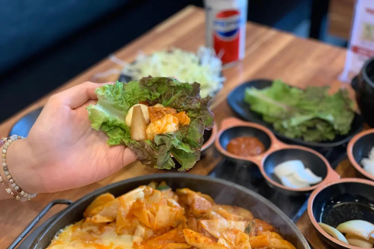 韓国旅行 ソウル 蚕室 ロッテワールド 石村湖 松理団通り ロッテワールドタワー 青瓦屋 k-popアイドル GINGER BEAR 松鶏屋 ピワピョルタッカルビ Creatripパッケージ優待券 WICKER PARK WEST ロッテワールドモール ソウルスカイ 韓国観光公社 K-food