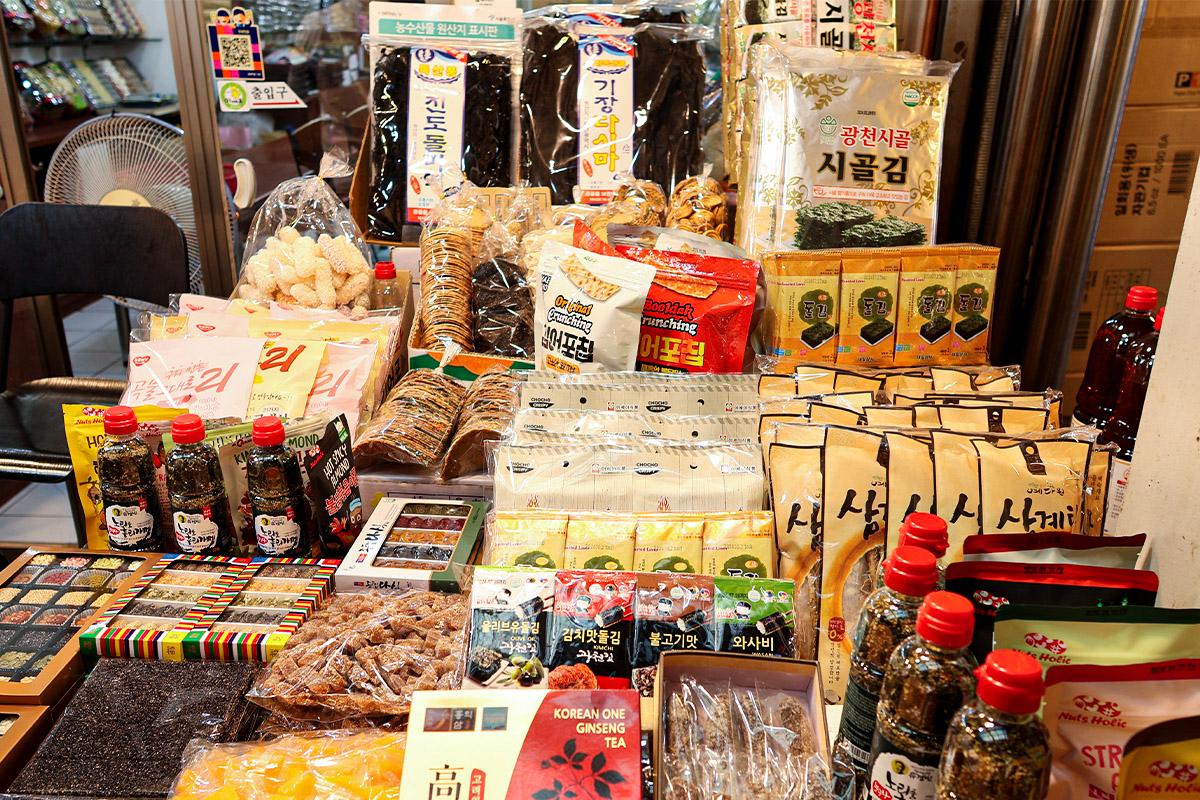 Beragam jenis 'kim' atau rumput laut Korea tersedia di Cheonsaengyeonbun, populer di kalangan turis.