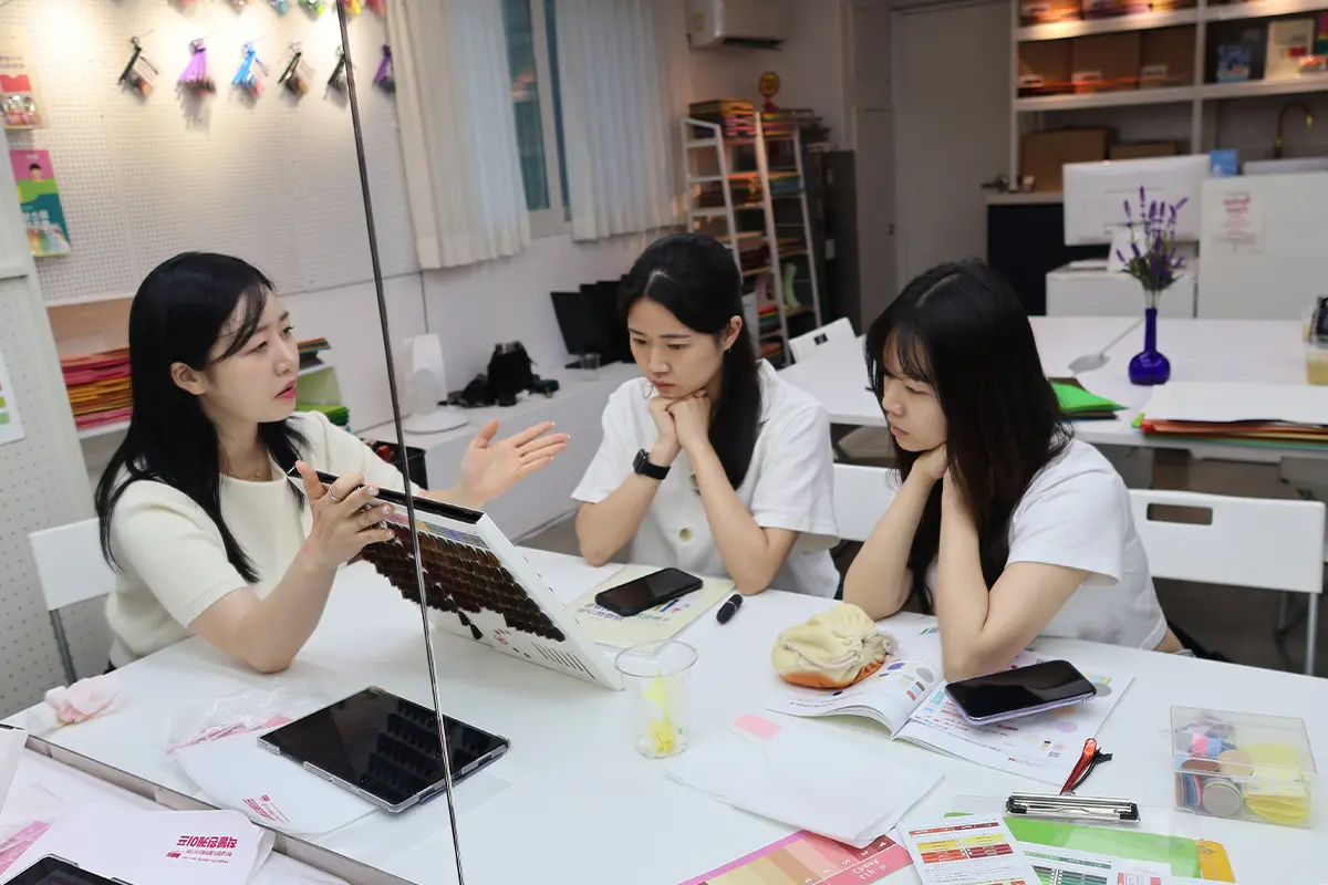 Personal colour Personal colour 個人色彩診斷 韓國personal colour 韓國personal color 韓國個人色彩診斷 預約 中文 英文 價錢 image HO