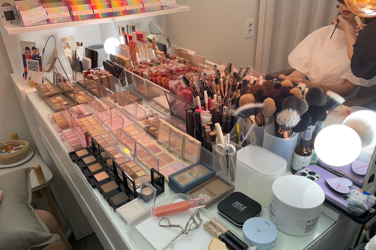 tìm màu sắc make up phù hợp ở Hàn tháng 9