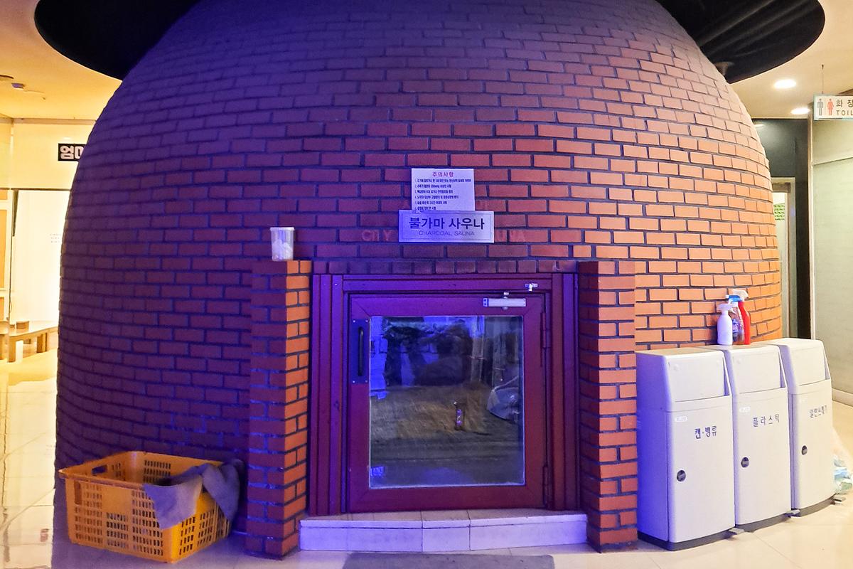 弘大24小時火爐三溫暖 汗蒸幕 弘大站 弘大入口站 弘大汗蒸幕 首爾汗蒸幕 桑拿 蒸汽房 蒸氣房 汗蒸幕推薦 2025