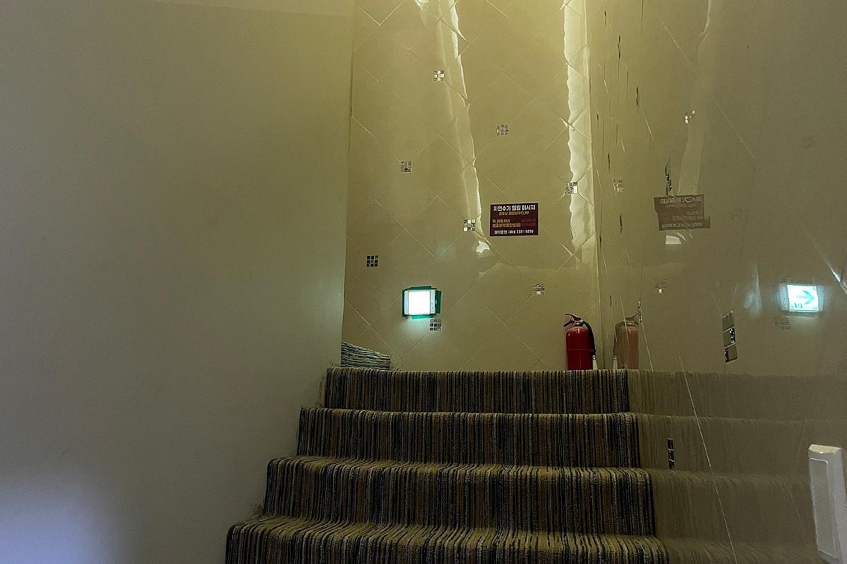 弘大24小時火爐三溫暖 汗蒸幕 弘大站 弘大入口站 弘大汗蒸幕 首爾汗蒸幕 桑拿 蒸汽房 蒸氣房 汗蒸幕推薦 2025