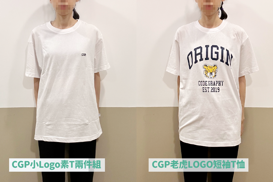 模特穿着3号圆形LOGO短袖T恤展示T恤的著用感，搭配黑色长裤