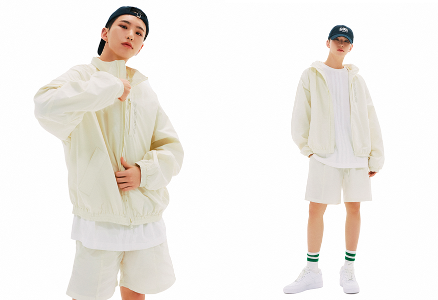 浅色宽松套装，夹克和短裤，搭配白色运动鞋，Codegraphy系列