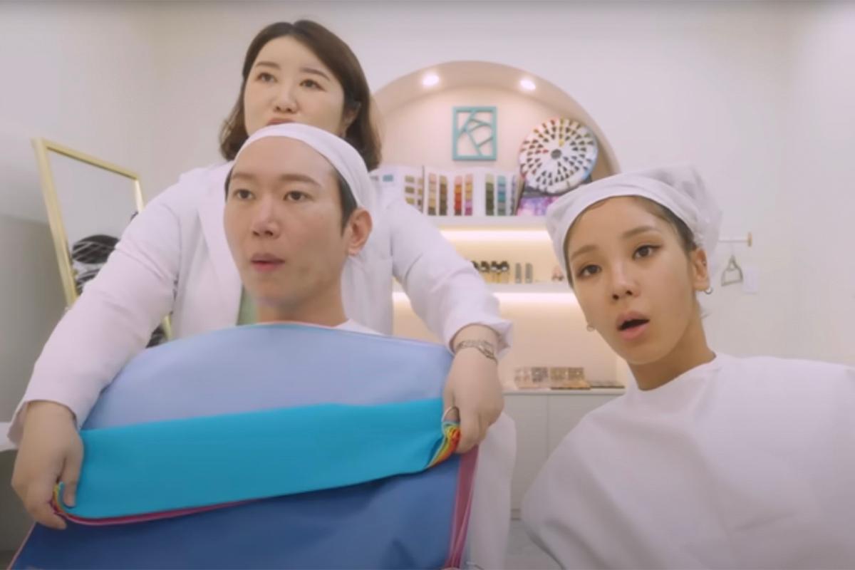 韓國時尚心理研究院的內部環境，展示豐富的色彩工具