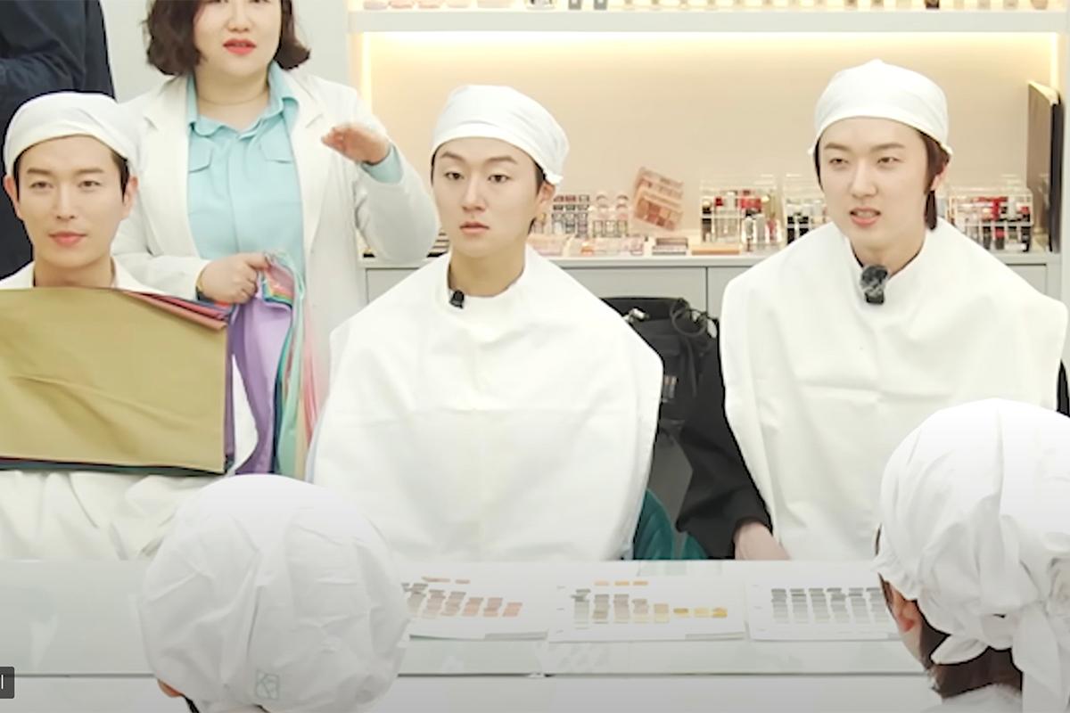 色彩診斷中心櫃台上的顏色樣品，用於測試不同色調