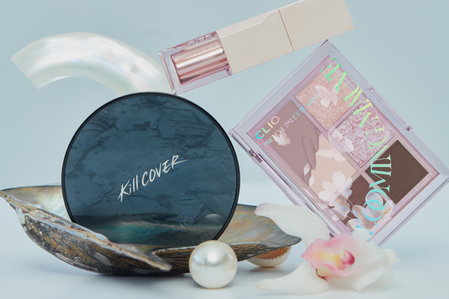 Clio Bloom in Shell系列，靈感來自珍珠母貝的多彩化妝品，致力於增添肌膚自然光澤。