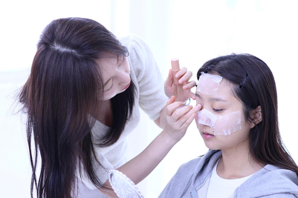 化妝 化妝班 妝髮服務 韓式化妝 k-beauty 化妝體驗 弘大 ROA.MAKEUP 價錢 預約