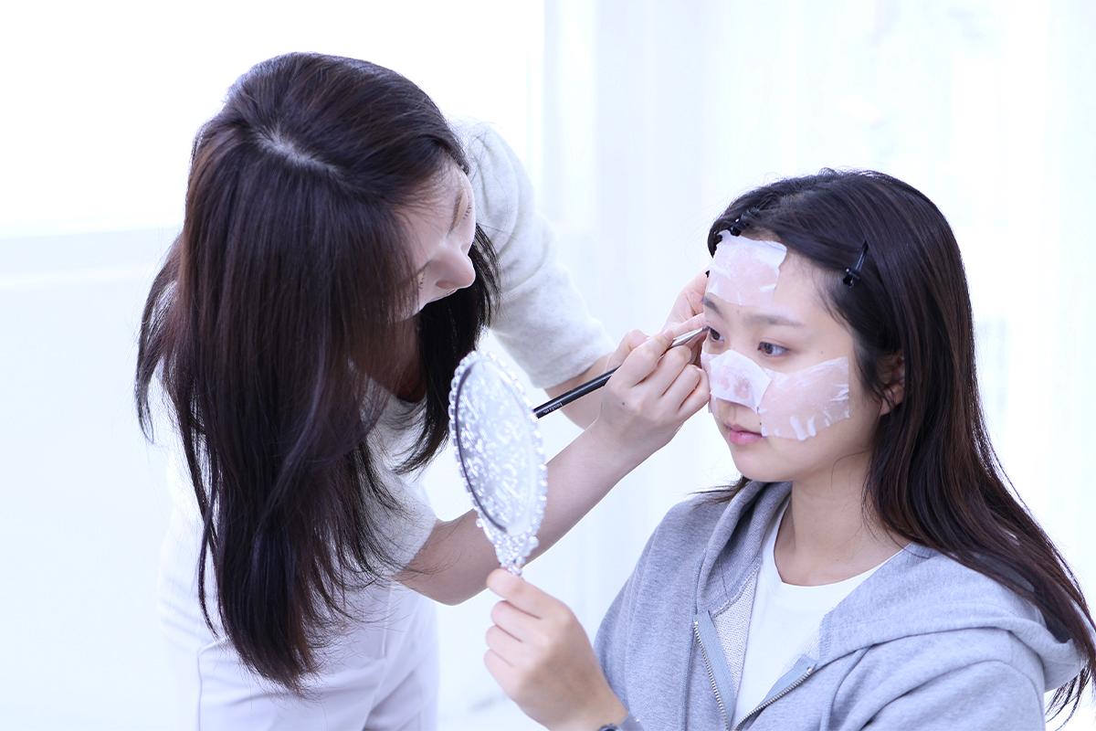 韓系美容化妝 弘大美妝諮詢 首爾美妝諮詢 弘大入口站 韓系美妝 韓國美妝 弘大化妝教學 ROA.MAKEUP