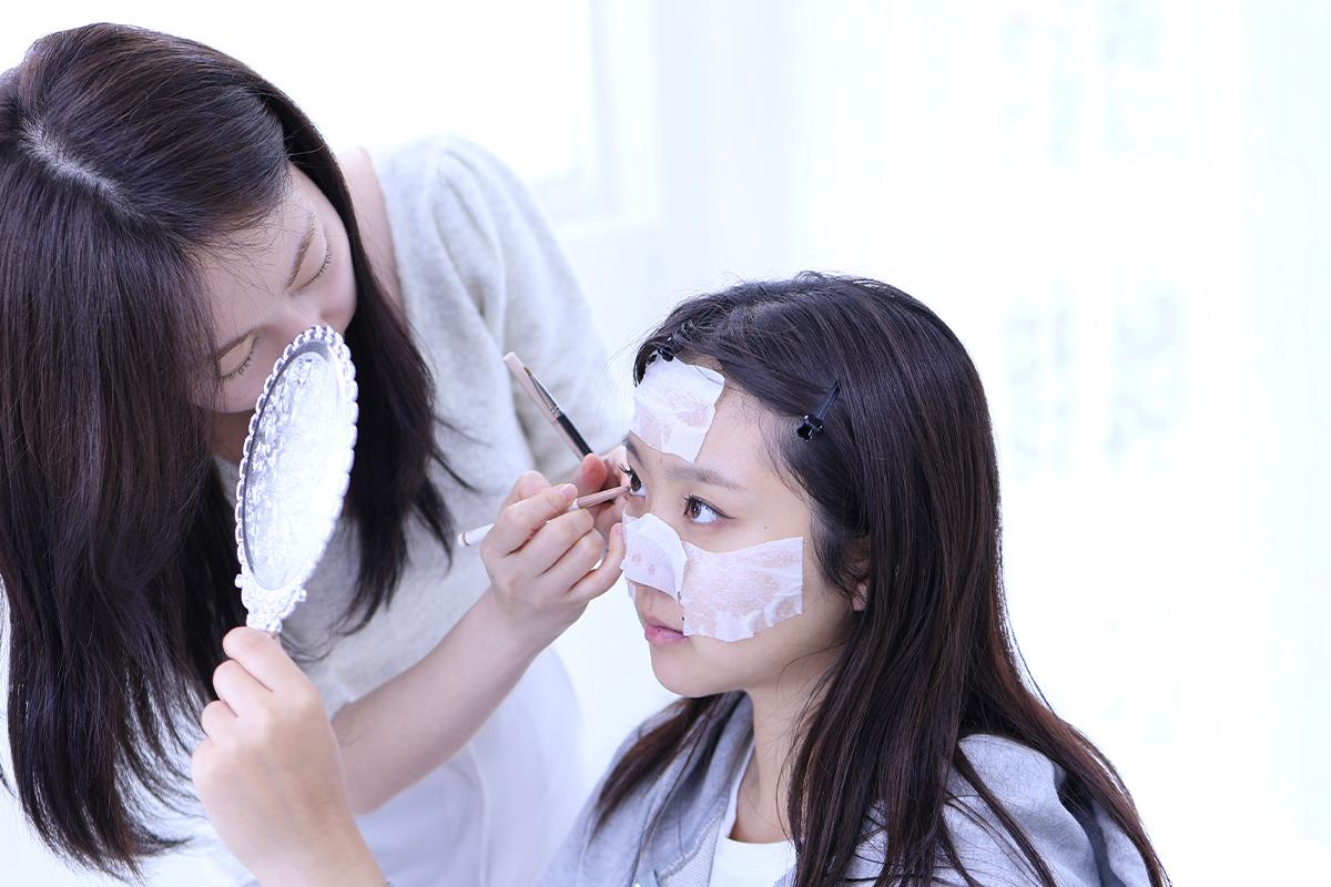 化妝 化妝班 妝髮服務 韓式化妝 k-beauty 化妝體驗 弘大 ROA.MAKEUP 價錢 預約