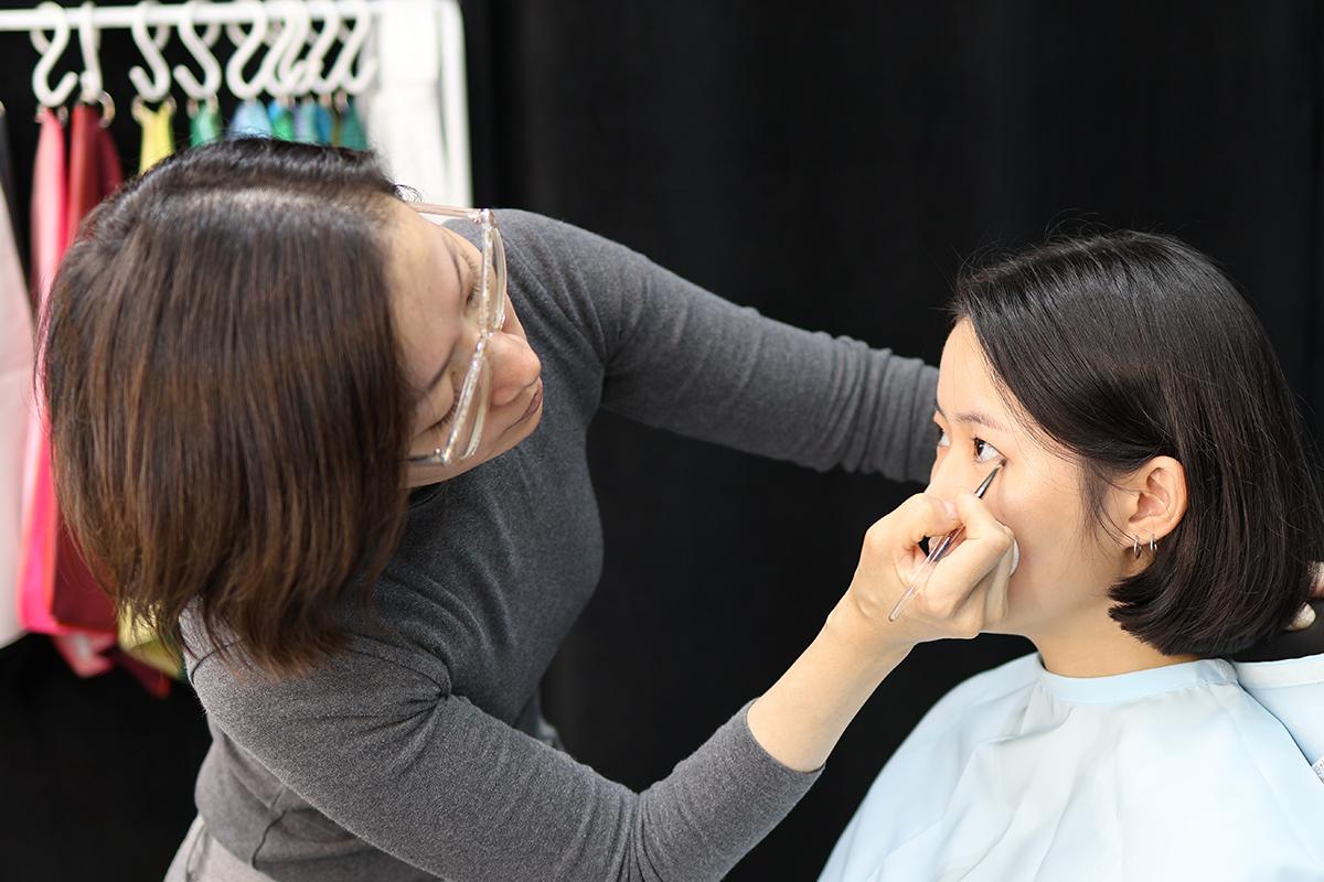 化妝 韓國化妝 韓國美妝 上門化妝服務 韓國上門化妝服務 韓式妝髮 valla lab 價錢 預約 酒店 住宿