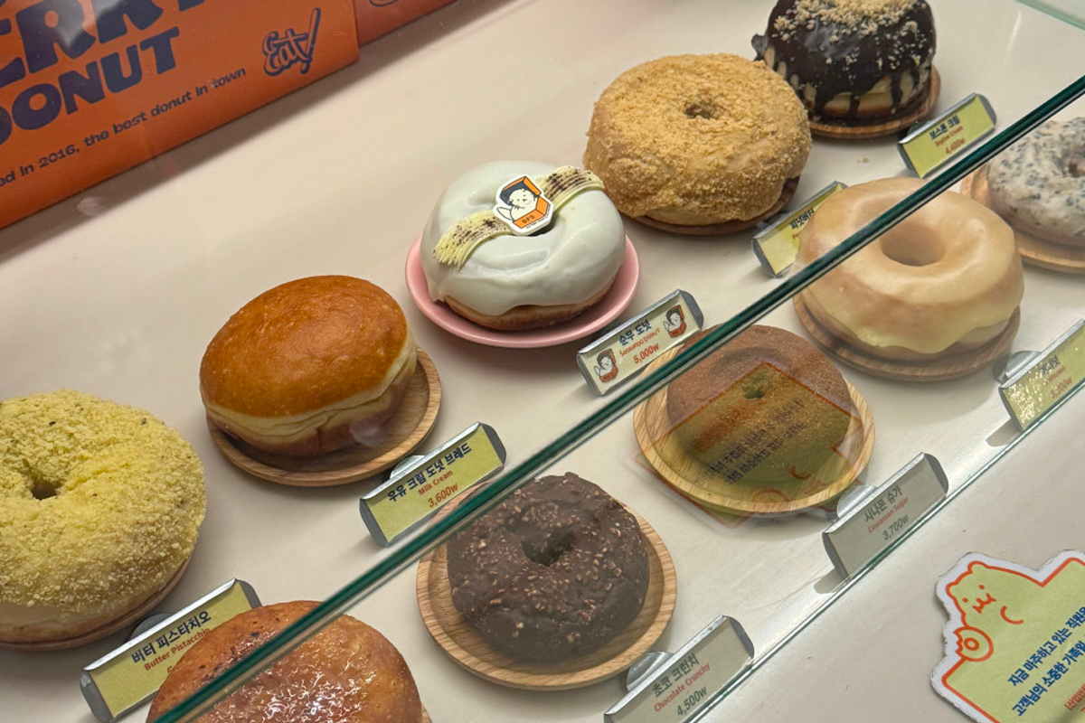 Old Ferry Donut：展示的焦糖布丁甜甜圈