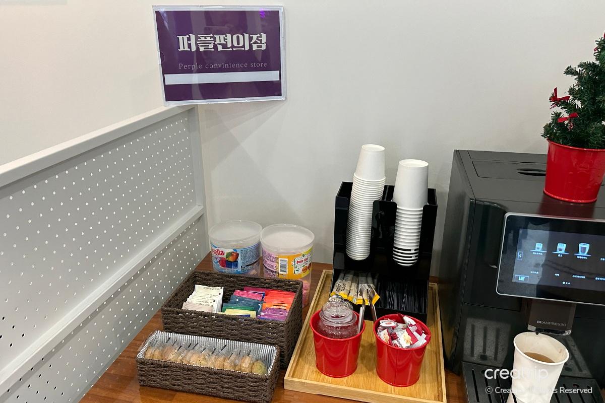 Notes and scent strips used for perfume selection along with personalized feedback on fragrances.