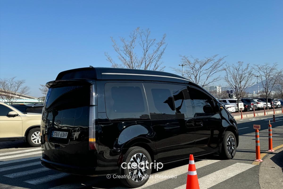 可往返金海機場與釜山市區的機場接送車輛