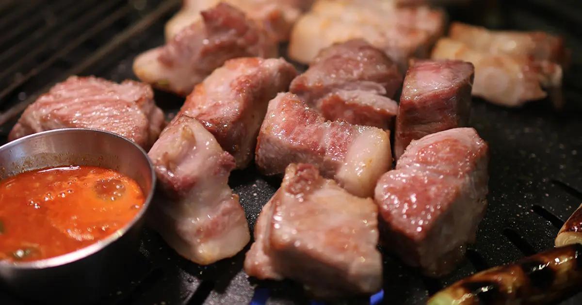 Famous Pork Restaurant in YongsanㅣPassion Do Meat Restaurant