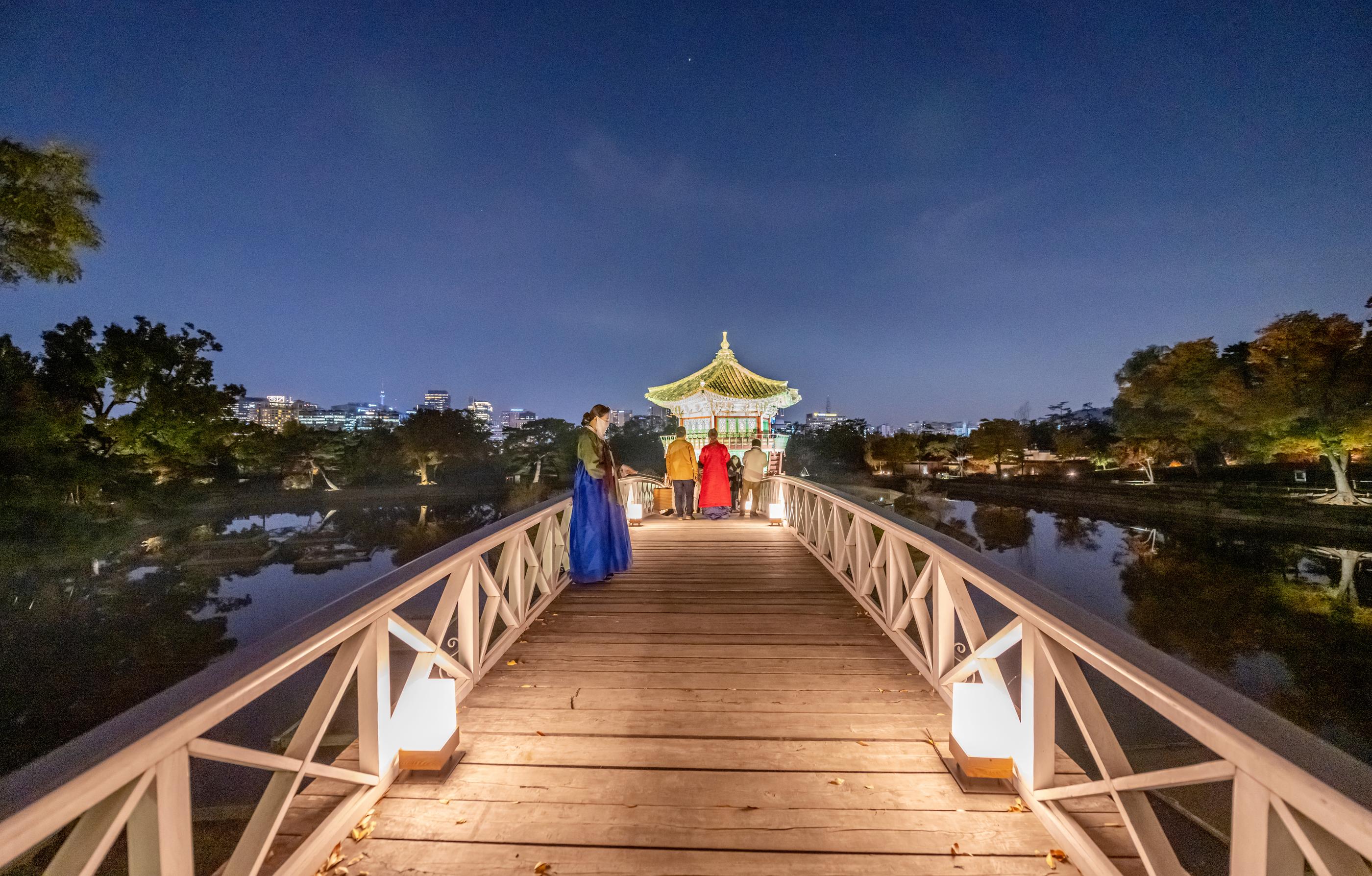 Tur Malam Istana Kerajaan | Tiket Resmi Eksklusif Orang Asing Hanya Dijual di Creatrip