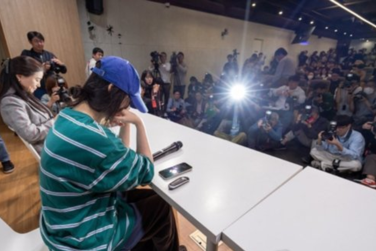 閔熙珍HYBE內鬨 閔熙珍HYBE內鬨懶人包 閔熙珍HYBE內鬨時間線 閔熙珍記者會 閔熙珍ADOR 閔熙珍罷免 閔熙珍經營權 NewJeans NewJeans公司 公開內幕 臨時股東大會