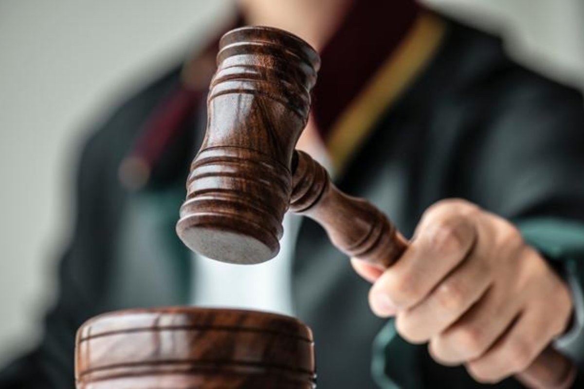 閔熙珍HYBE內鬨 閔熙珍HYBE內鬨懶人包 閔熙珍HYBE內鬨時間線 閔熙珍記者會 閔熙珍 房時爀 ADOR 閔熙珍罷免 閔熙珍經營權 NewJeans NewJeans公司 公開內幕 臨時股東大會 NewJean家長父母立場