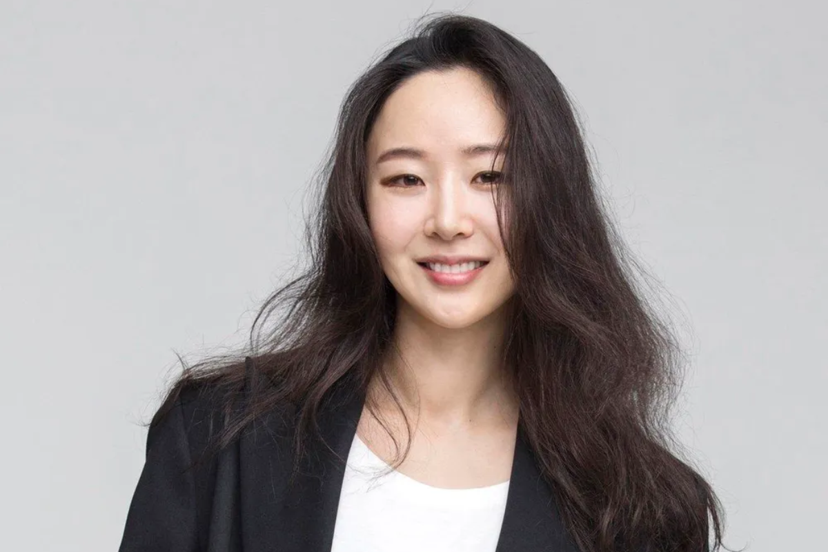 閔熙珍HYBE內鬨 閔熙珍HYBE內鬨懶人包 閔熙珍HYBE內鬨時間線 閔熙珍記者會 閔熙珍ADOR 閔熙珍罷免 閔熙珍經營權 NewJeans NewJeans公司