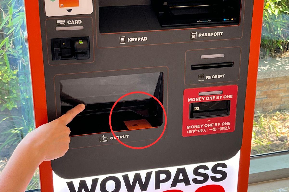 WOWPASS机上领取卡片和确认余额的步骤界面