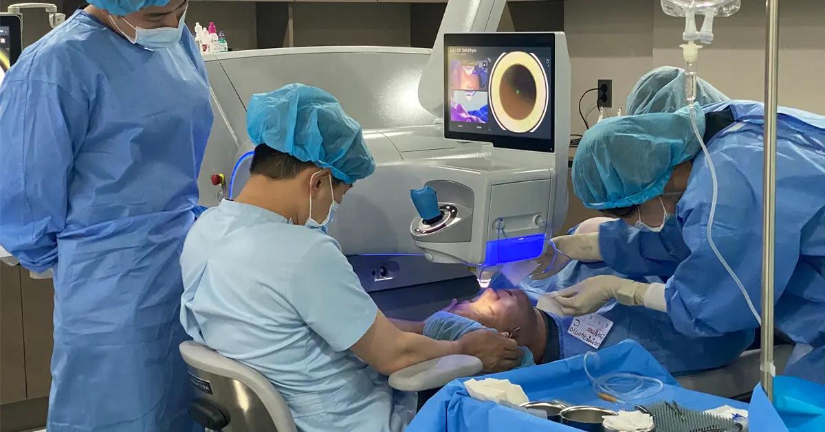 韩国近视雷射推荐｜江南明目眼科(蔡司认证)