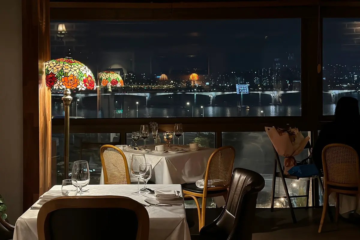 首爾fine dining 首爾高級餐廳 首爾氣氛好餐廳 首爾浪漫餐廳 漢江景餐廳 浪漫景觀餐廳 漢江餐廳 首爾高級餐廳推薦 首爾fine dining推薦 情侶餐廳 約會餐廳 i.o.u 아이오유