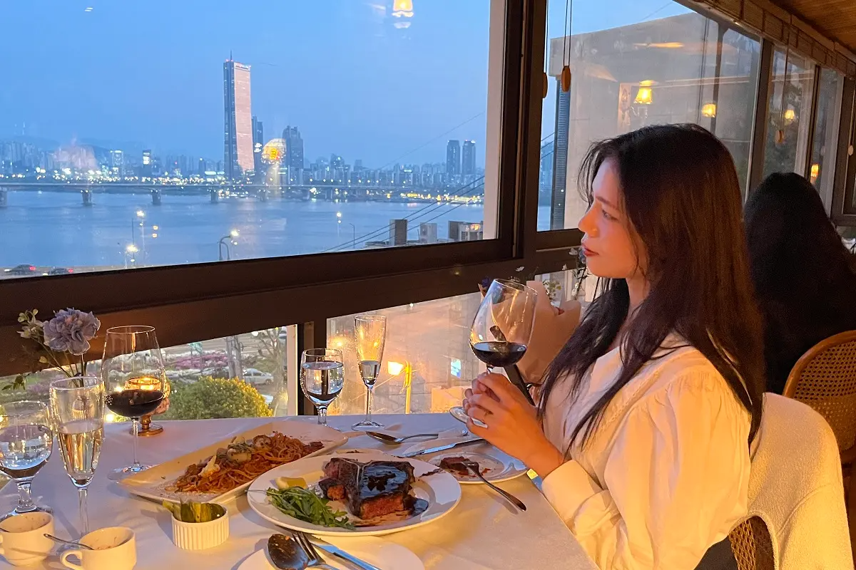 首爾fine dining 首爾高級餐廳 首爾氣氛好餐廳 首爾浪漫餐廳 漢江景餐廳 浪漫景觀餐廳 漢江餐廳 首爾高級餐廳推薦 首爾fine dining推薦 情侶餐廳 約會餐廳 i.o.u 아이오유