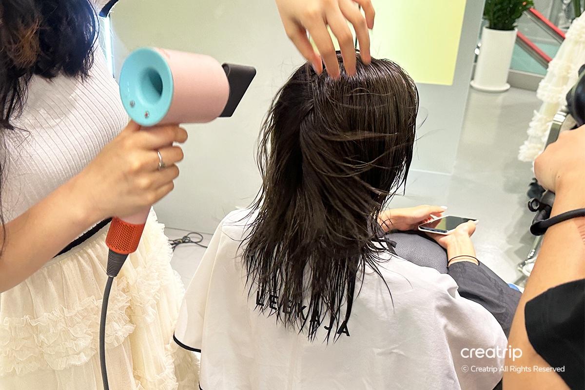 LEEKAJA HAIR LEEKAJA HAIR明洞店 沙龍 韓國染髮 韓系染髮 明洞美髮 頭髮護理 明洞美容院 韓國沙龍 清潭 美髮 染髮 剪髮 護髮 美髮廊 髮廊 美髮院 美容院 韓國美髮 韓國美髮院 韓國髮廊 明洞 首爾美髮 燙髮 美髮推薦