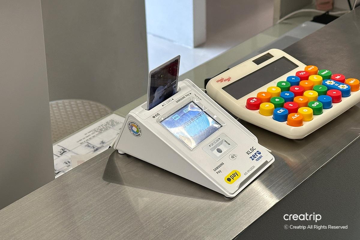 LEEKAJA HAIR LEEKAJA HAIR明洞店 沙龍 韓國染髮 韓系染髮 明洞美髮 頭髮護理 明洞美容院 韓國沙龍 清潭 美髮 染髮 剪髮 護髮 美髮廊 髮廊 美髮院 美容院 韓國美髮 韓國美髮院 韓國髮廊 明洞 首爾美髮 燙髮 美髮推薦