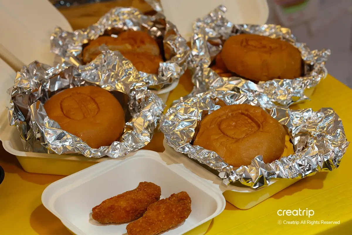 Burg Burg 梨泰院 梨泰院美食 手工漢堡 漢堡 辣雞翅 起司漢堡 Burg Burg梨泰院店