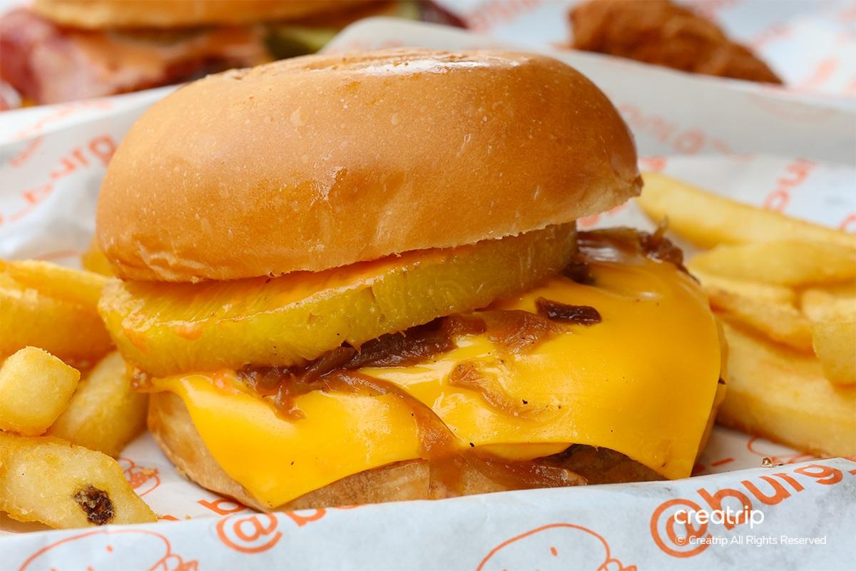 Burg Burg 梨泰院 梨泰院美食 手工漢堡 漢堡 辣雞翅 起司漢堡 Burg Burg梨泰院店