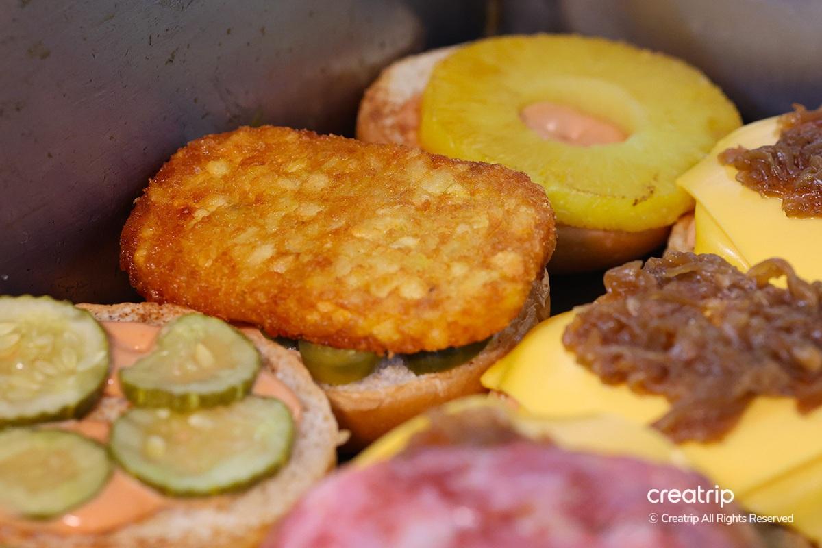 Burg Burg 梨泰院 梨泰院美食 手工漢堡 漢堡 辣雞翅 起司漢堡 Burg Burg梨泰院店