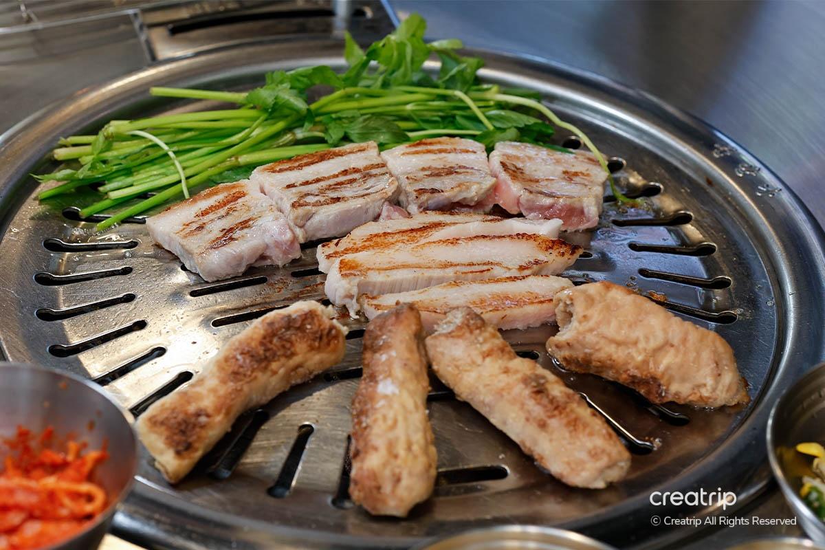 弘大美食 首爾美食 韓國美食 烤肉料理 弘大烤肉 胖胖豬頰肉