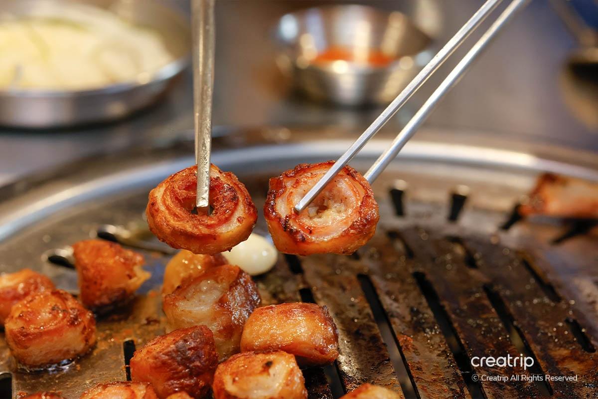 弘大美食 首爾美食 韓國美食 烤肉料理 弘大烤肉 胖胖豬頰肉