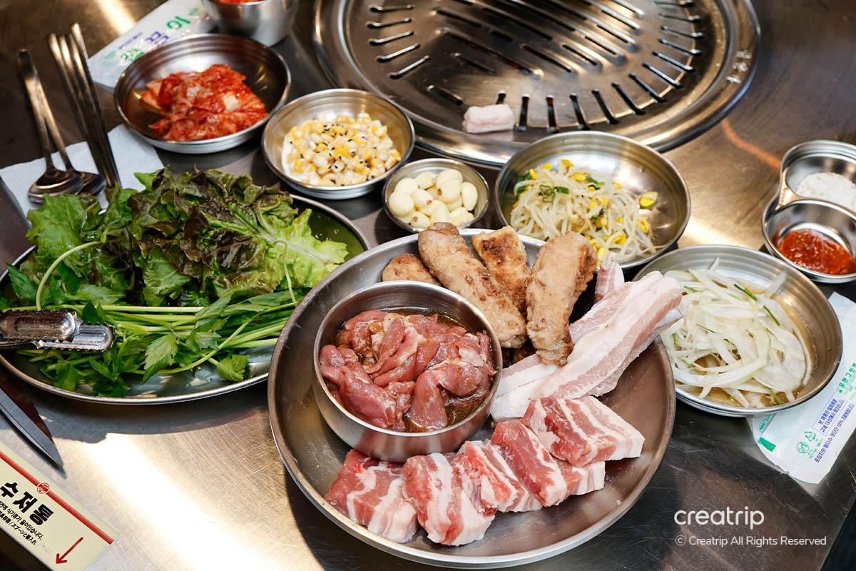 弘大美食 首爾美食 韓國美食 烤肉料理 弘大烤肉 胖胖豬頰肉