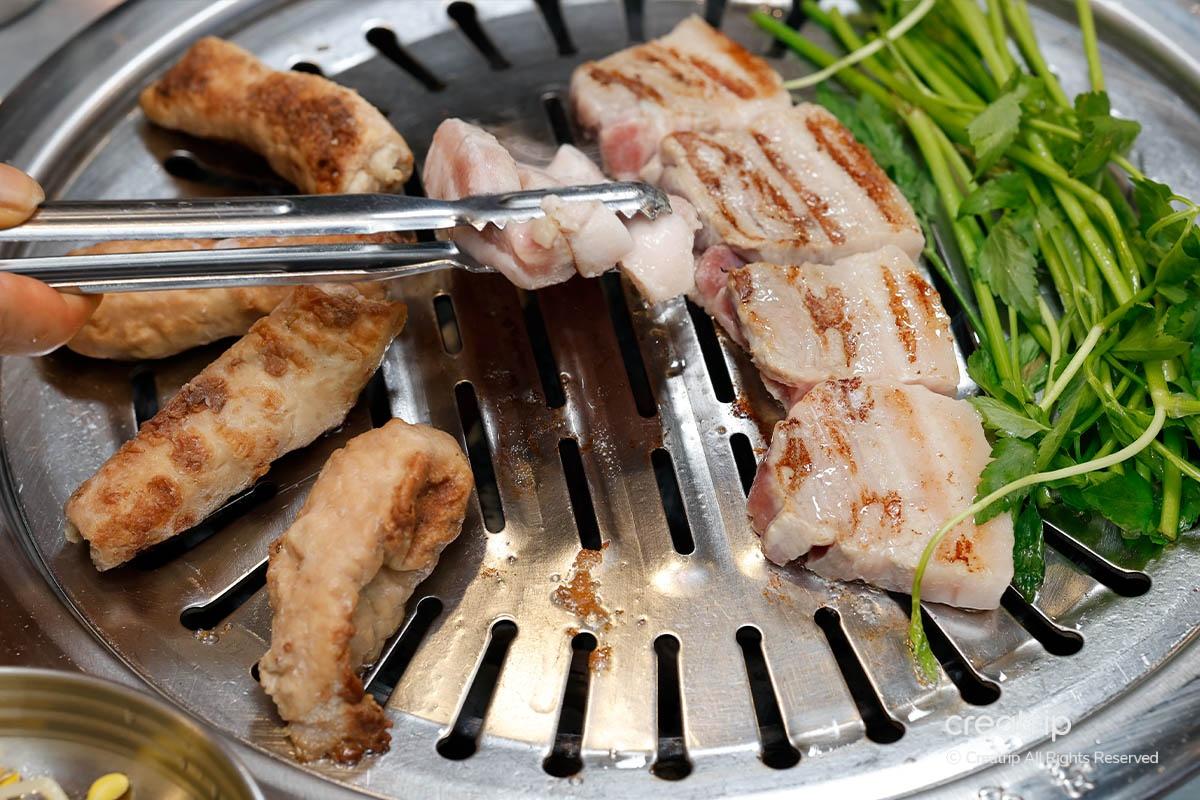弘大美食 首爾美食 韓國美食 烤肉料理 弘大烤肉 胖胖豬頰肉