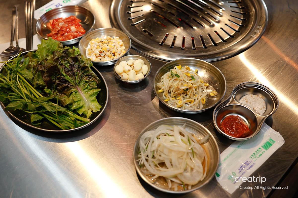 弘大美食 首爾美食 韓國美食 烤肉料理 弘大烤肉 胖胖豬頰肉