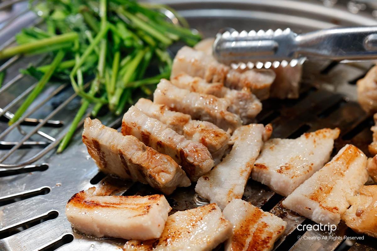 弘大美食 首爾美食 韓國美食 烤肉料理 弘大烤肉 胖胖豬頰肉