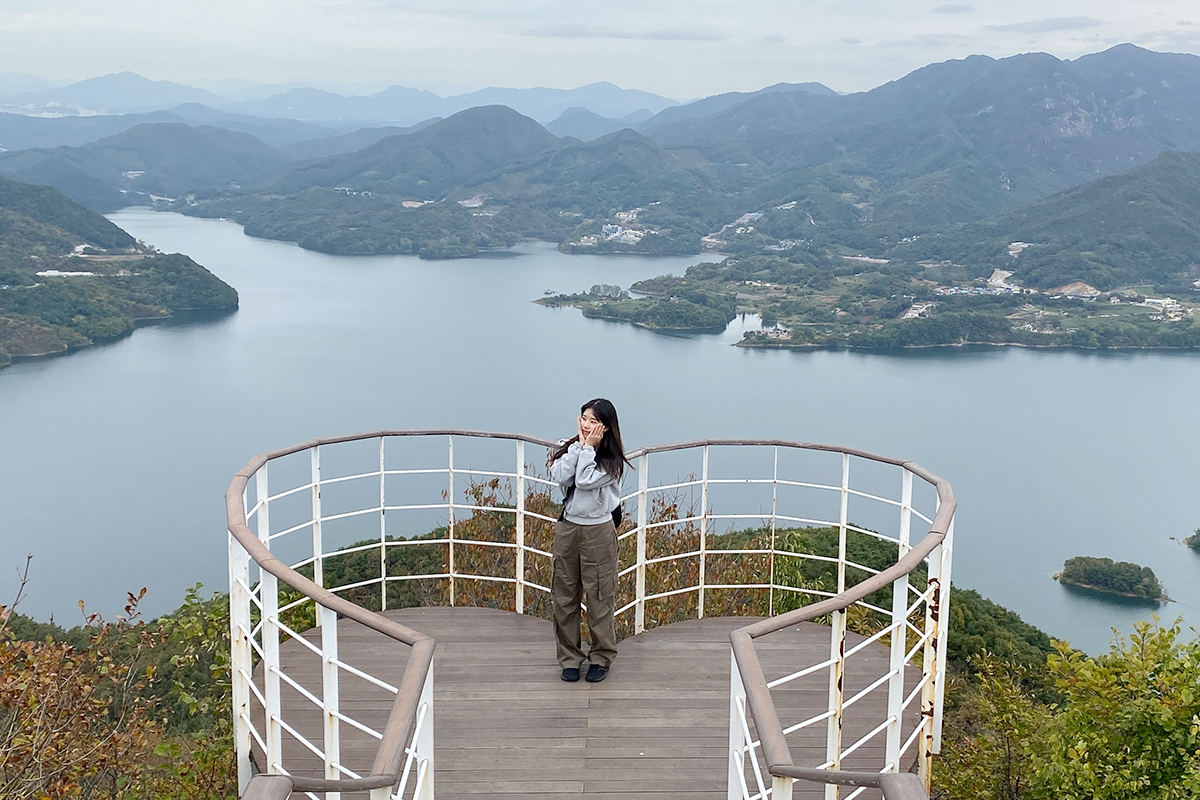 Panoramic view of Jecheon’s mountain ranges and Cheongpung Lake from an elevated platform