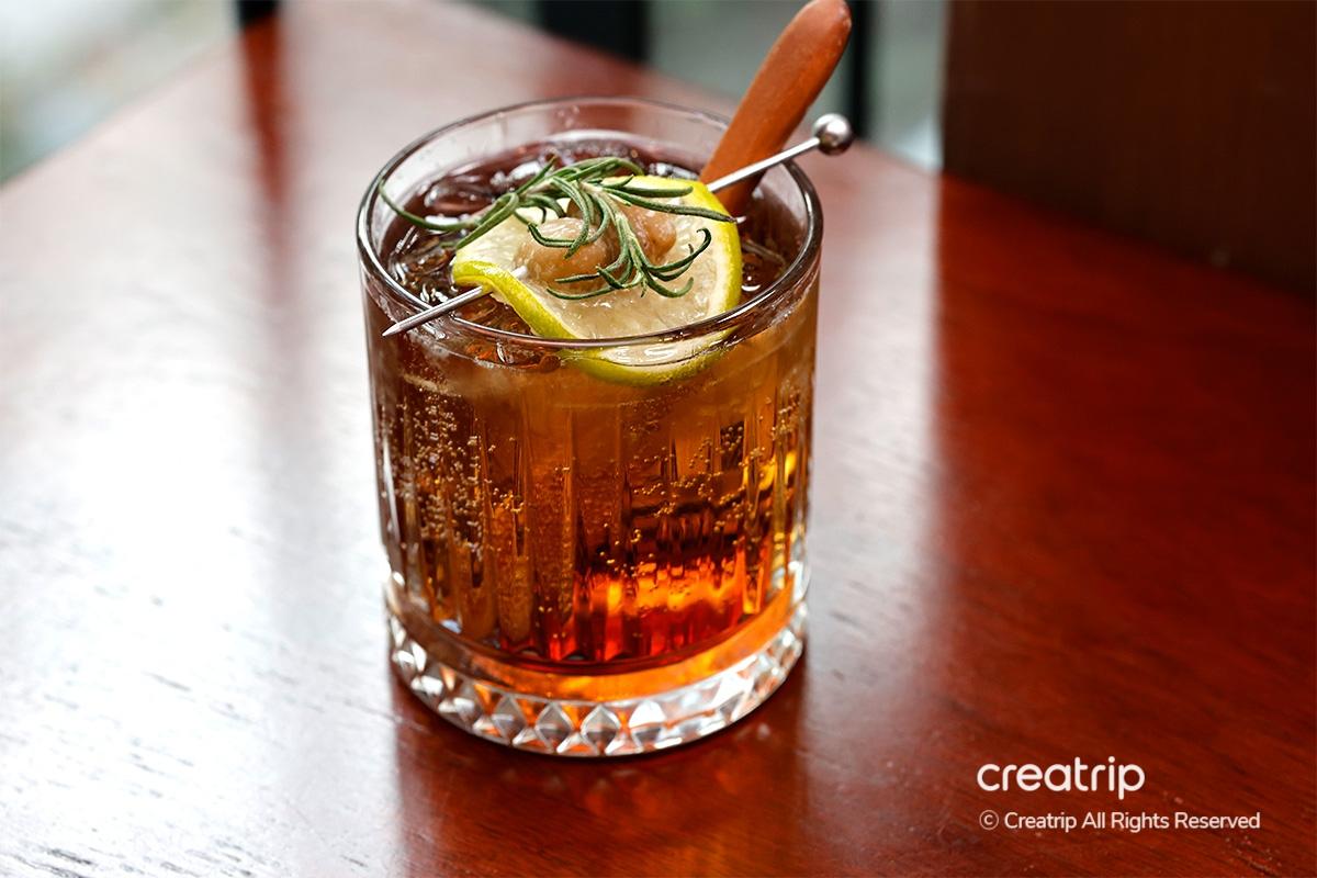 Map illustrating Earl's location with route directions from Hongdae Entrance Station Exit 6.