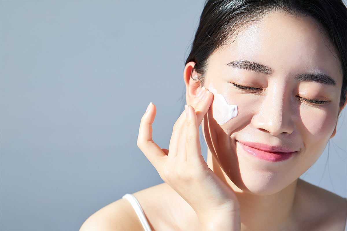 Image of sunscreen bottle highlighting importance of SPF 30 for skin protection.