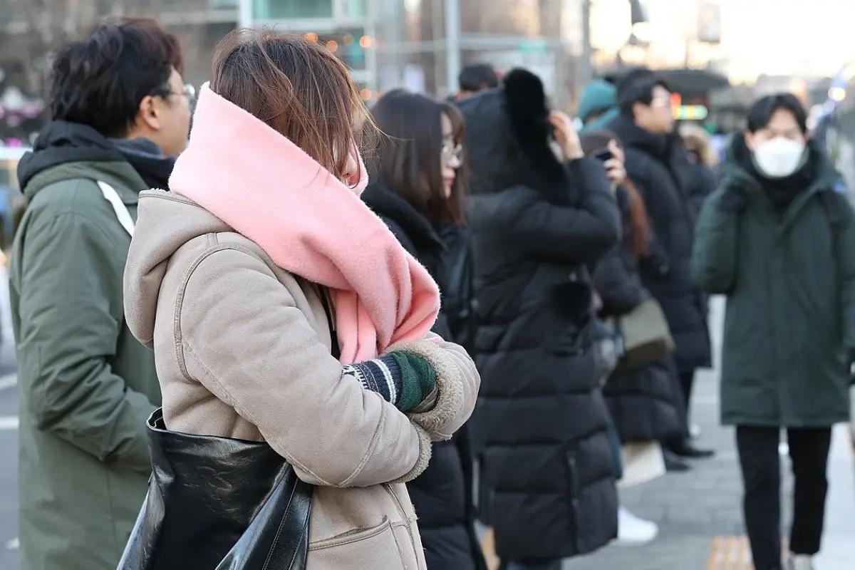 2025年2月來韓國怎麼玩？這時會下雪？首爾溫度有多冷？穿搭要怎麼配才好？