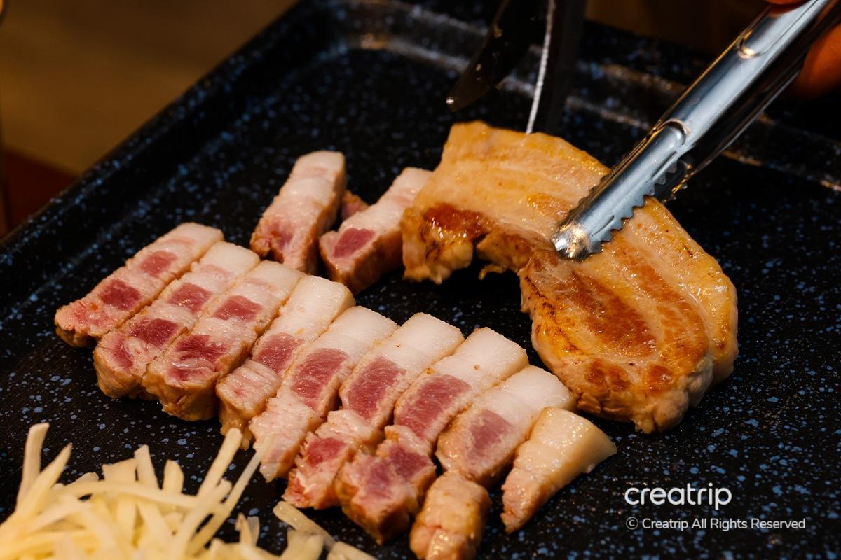 首爾五花肉 烤肉 生拌牛肉 烤肉店 益善洞牧場 明洞美食店 首爾美食 韓國烤肉 明洞美食