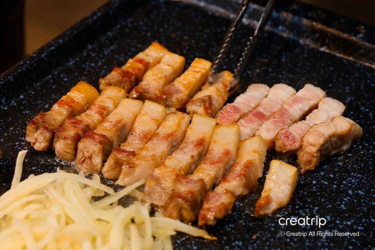 首爾五花肉 烤肉 生拌牛肉 烤肉店 益善洞牧場 明洞美食店 首爾美食 韓國烤肉 明洞美食