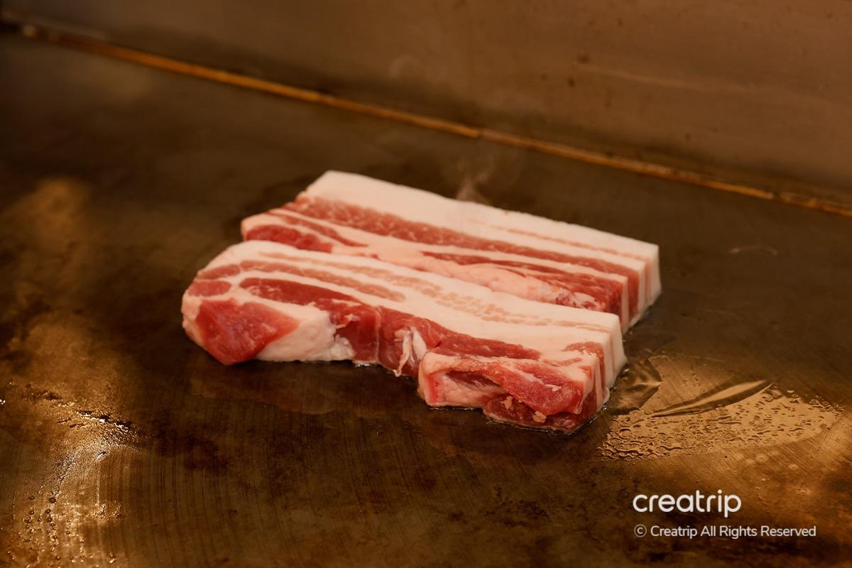 首爾五花肉 烤肉 生拌牛肉 烤肉店 益善洞牧場 明洞美食店 首爾美食 韓國烤肉 明洞美食