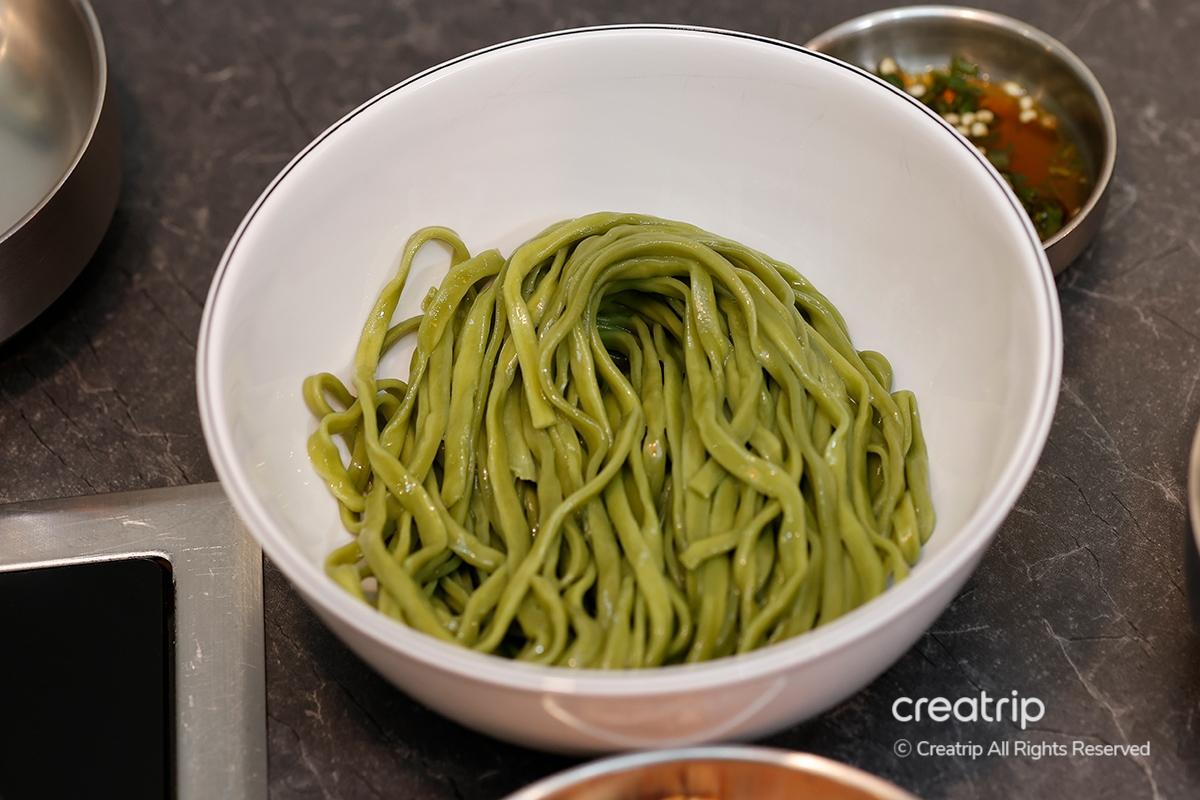 聖水站 聖水美食 刀削麵 韓國刀削麵 崔家蕈菇火鍋刀削麵