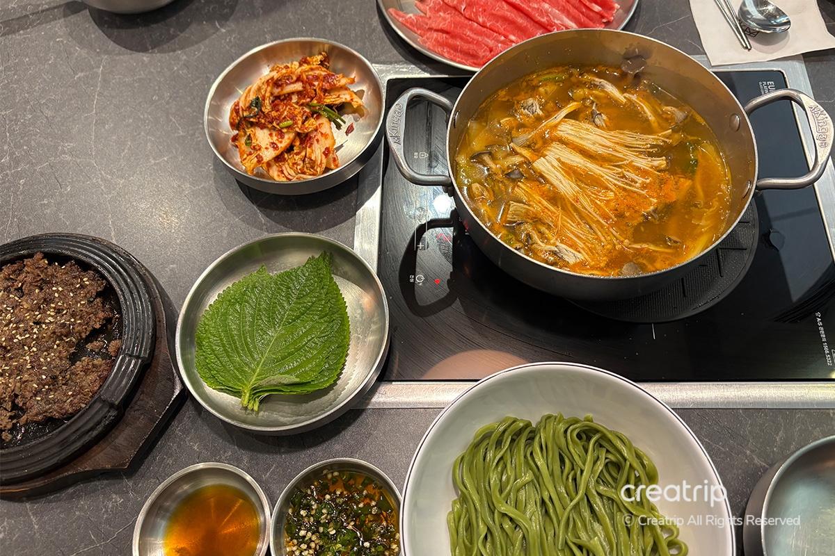 聖水站 聖水美食 刀削麵 韓國刀削麵 崔家蕈菇火鍋刀削麵