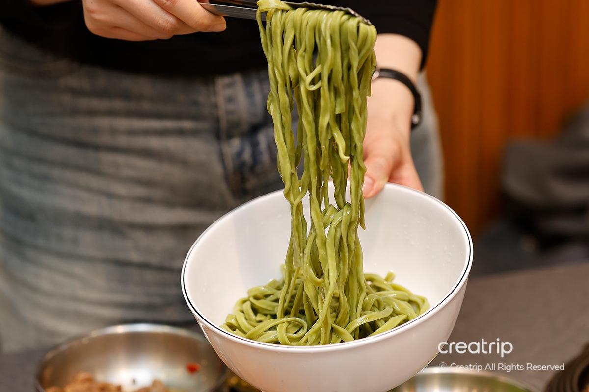 圣水站 圣水美食 刀削面 韩国刀削面 崔家蕈菇火锅刀削面