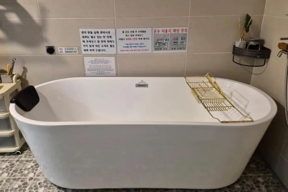 モダンで落ち着いた雰囲気のSPA SLICK