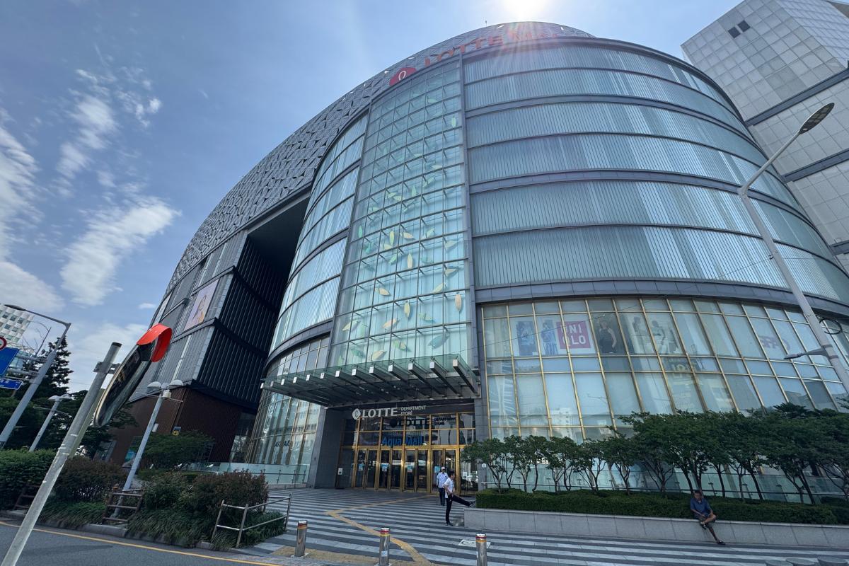 What to Do in Busan: Souvenir Shopping at Lotte Mart Gwangbok, Night Markets & Local Eats